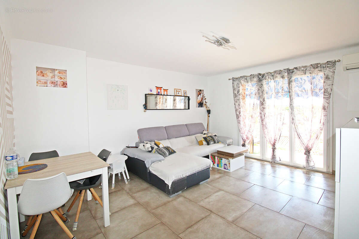 Appartement à SIX-FOURS-LES-PLAGES