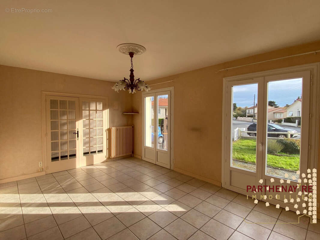 Maison à PARTHENAY