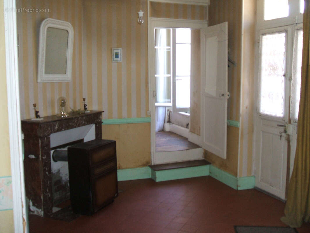 Maison à COSSAYE