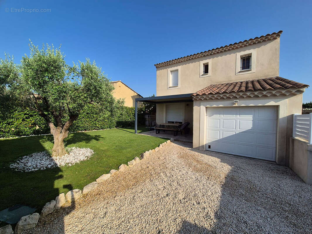 Maison à JONQUERETTES