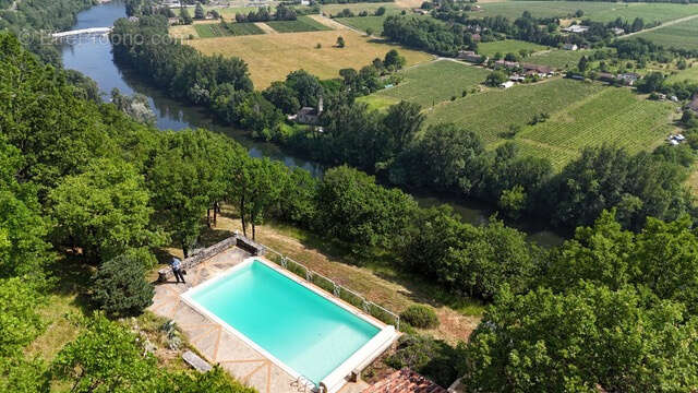 Maison à PUY-L&#039;EVEQUE
