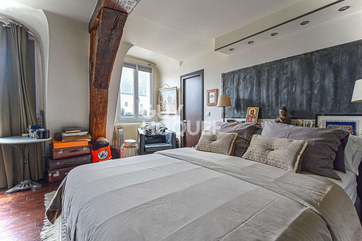 Appartement à PARIS-2E