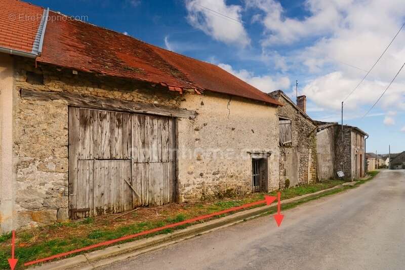 Maison à DOMPIERRE-LES-EGLISES