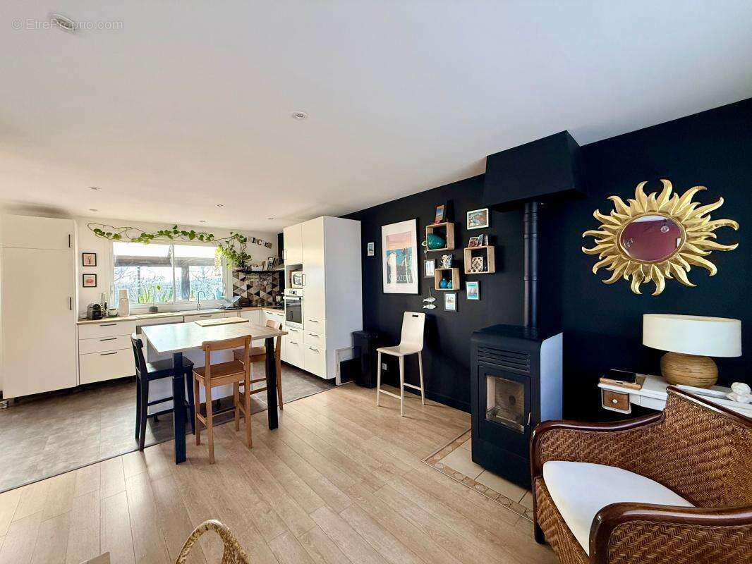 Maison à LEUDEVILLE