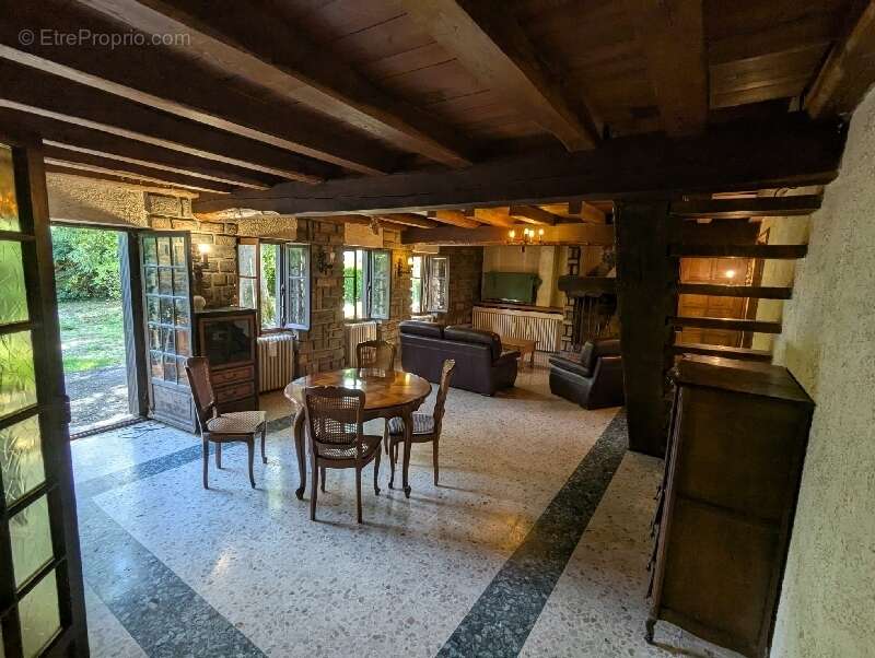 Maison à MOLIERES-CAVAILLAC