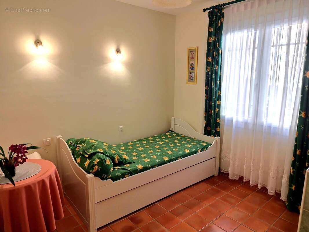 VAR (83) VINS SUR CARAMY, Magnifique Villa de charme de 163m² + studio 20m²et dépendances/1939m²avec piscine - photo 12