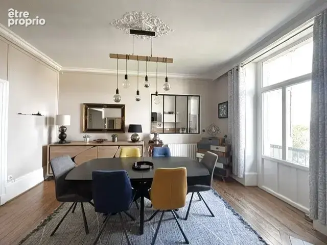 AUTUN, en centre ville, grand T5 de standing de 3 chambres, balcon et grande cave. - photo 2