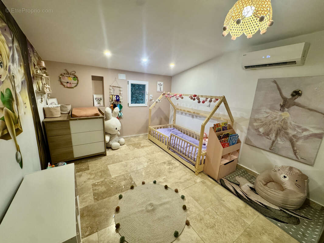 Maison à SUZE-LA-ROUSSE