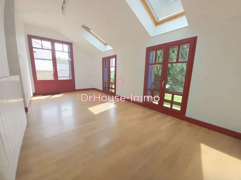 Maison à LOUVIGNE-DU-DESERT