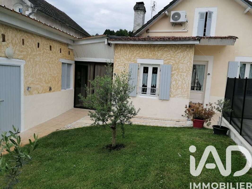 Maison 110 m² à Le Lardin-Saint-Lazare  - photo 4