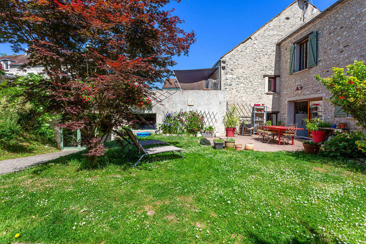 Maison à BEYNES