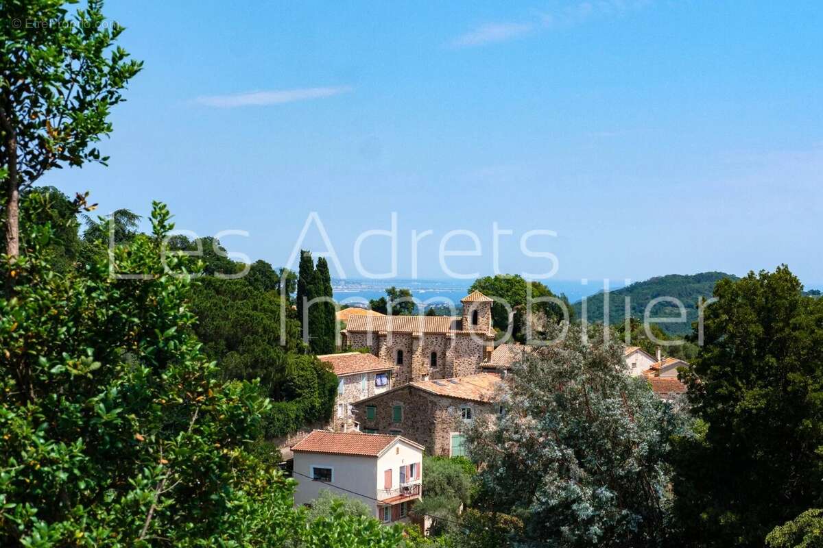 Appartement à LES ADRETS-DE-L&#039;ESTEREL