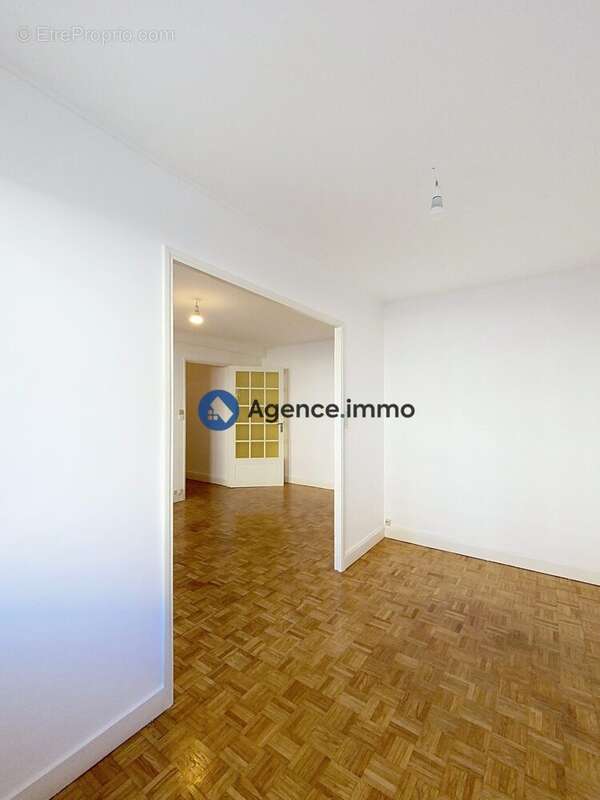 Appartement à LA RICHE