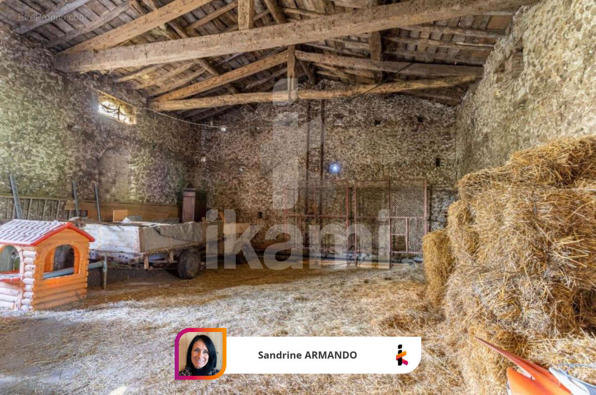 Maison à AIGUEFONDE