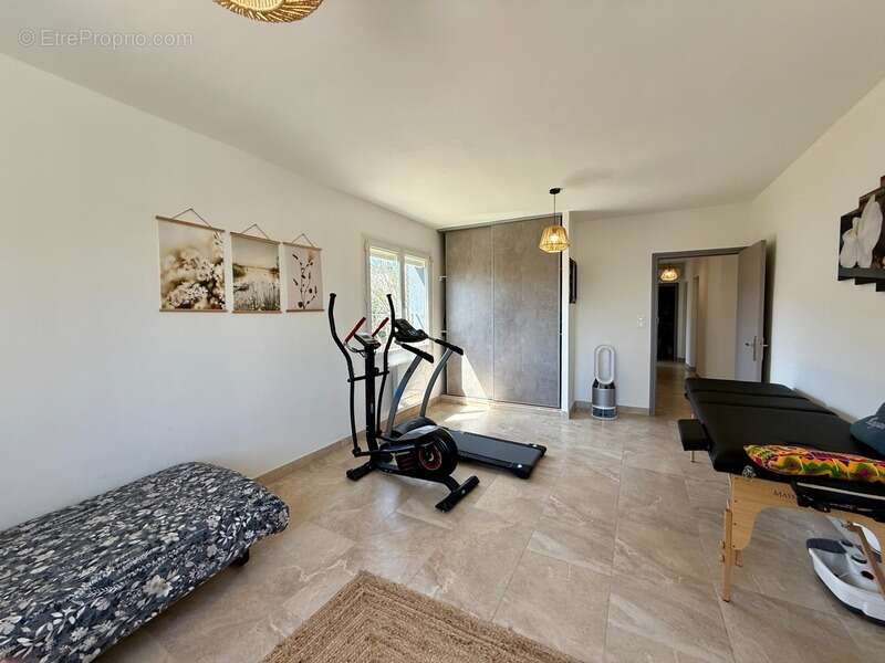 Maison à VILLEMOUSTAUSSOU