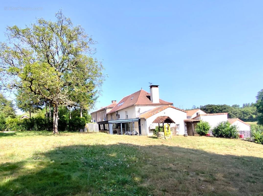 Maison à LUCHAPT