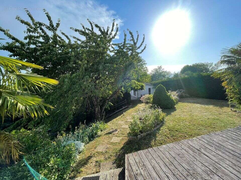 Maison à CRANVES-SALES