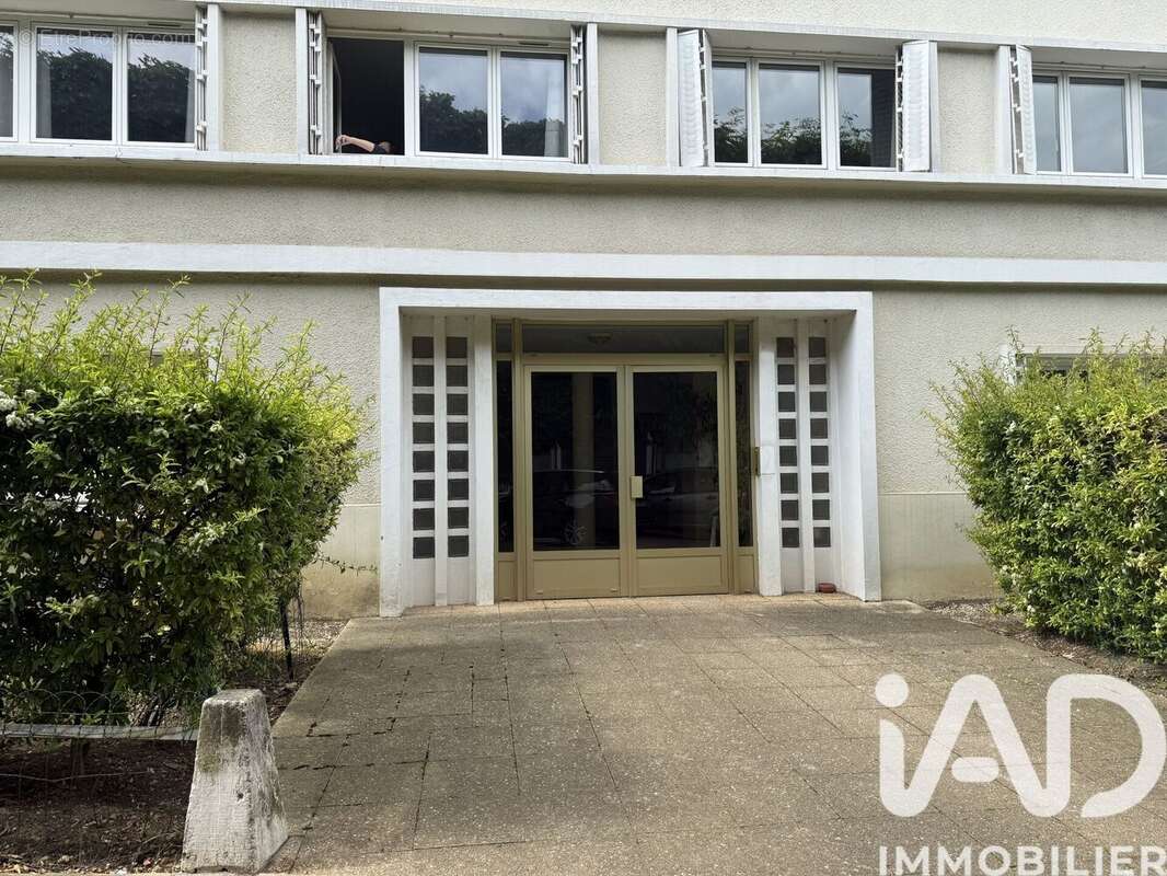 Appartement 64 m² à Issy-Les-Moulineaux  - photo 2