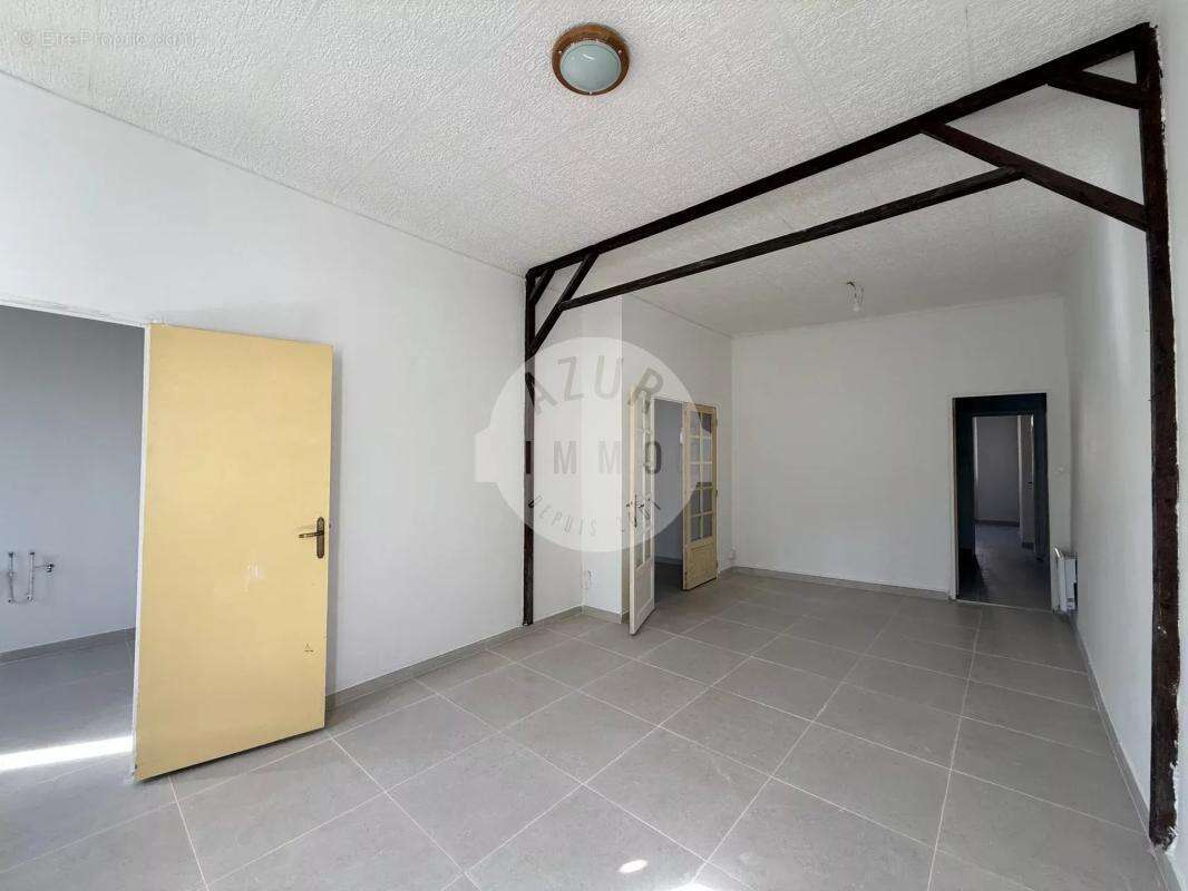 Appartement à ROQUEVAIRE