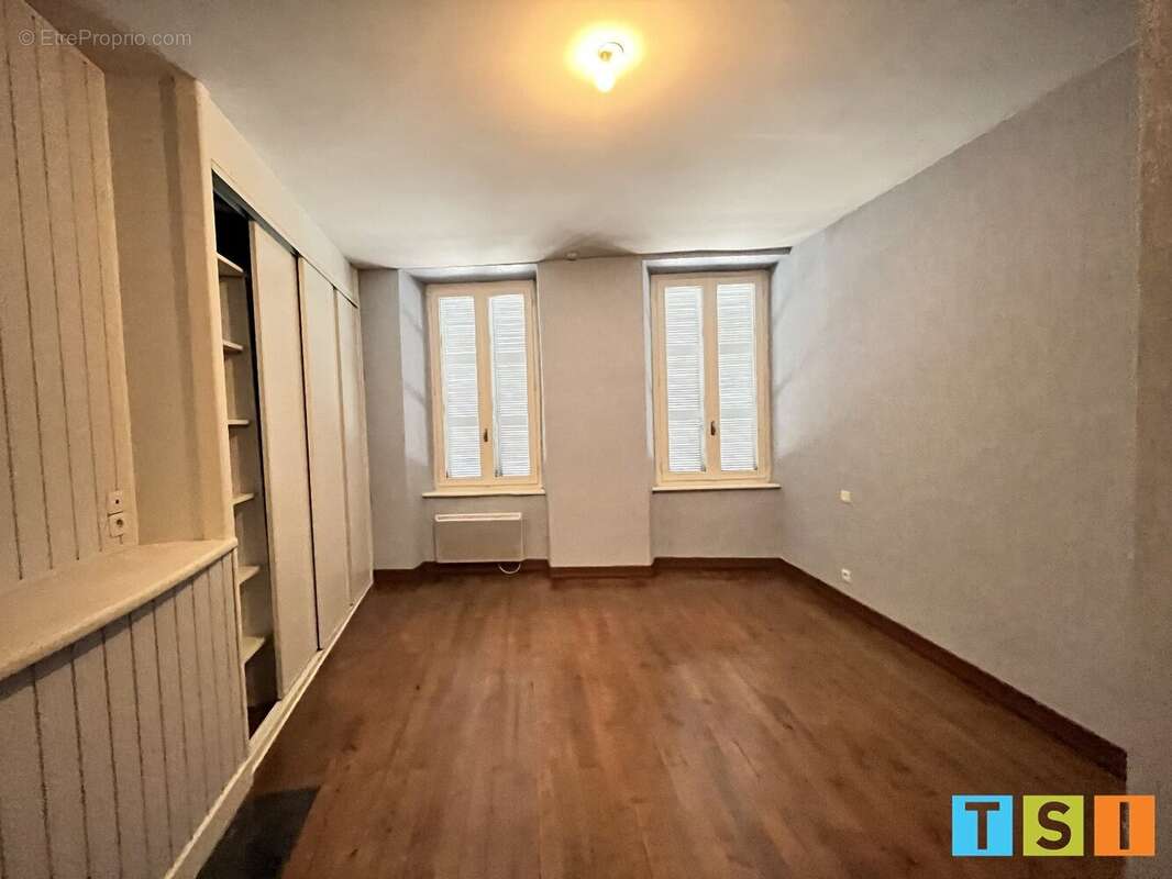 Maison à MONTREJEAU