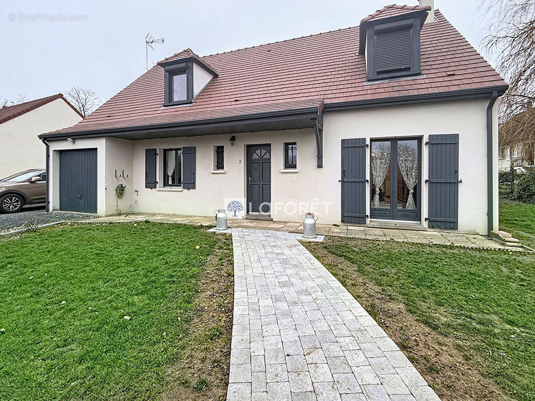 Maison à COUCY-LE-CHATEAU-AUFFRIQUE