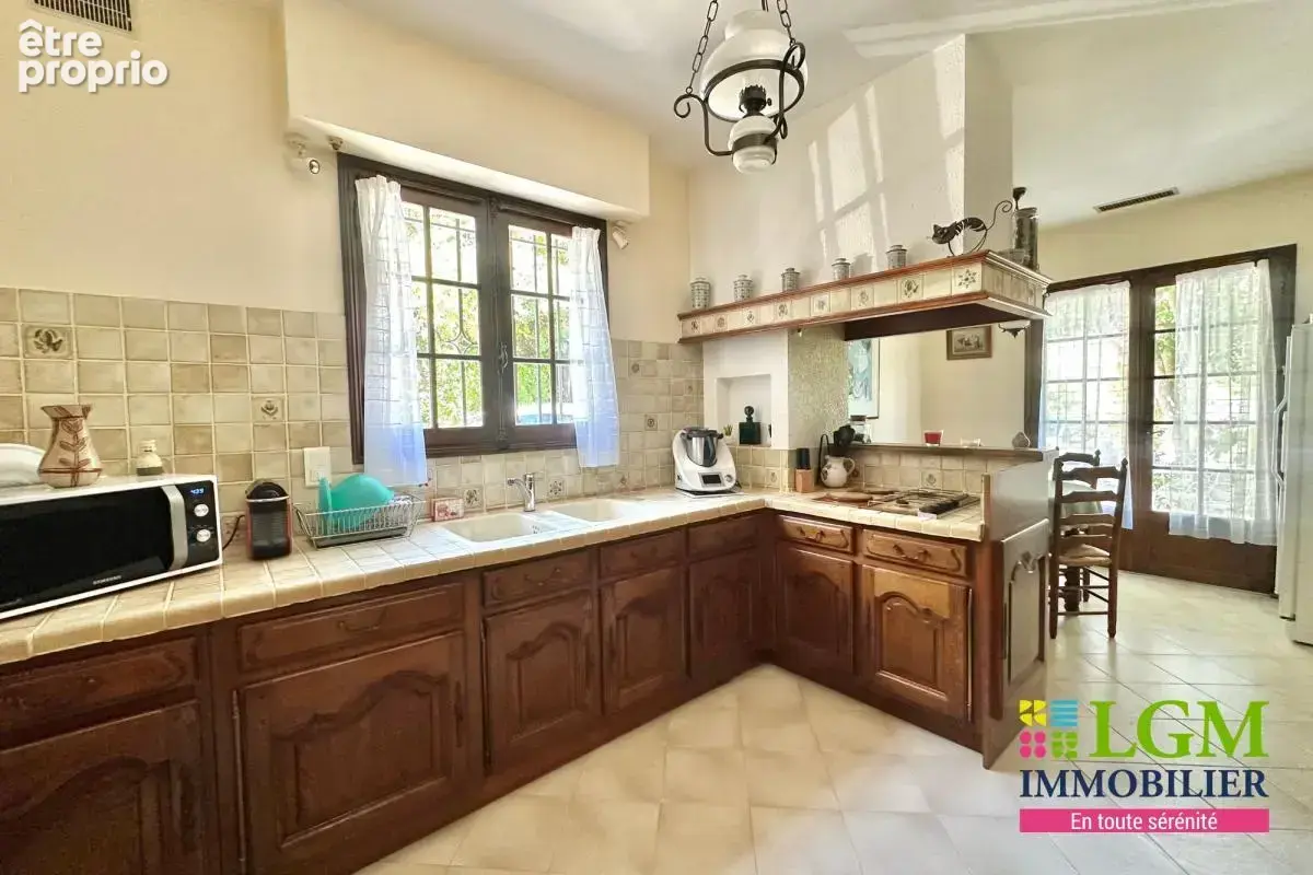 NÎMES - Magnifique maison familiale - photo 15