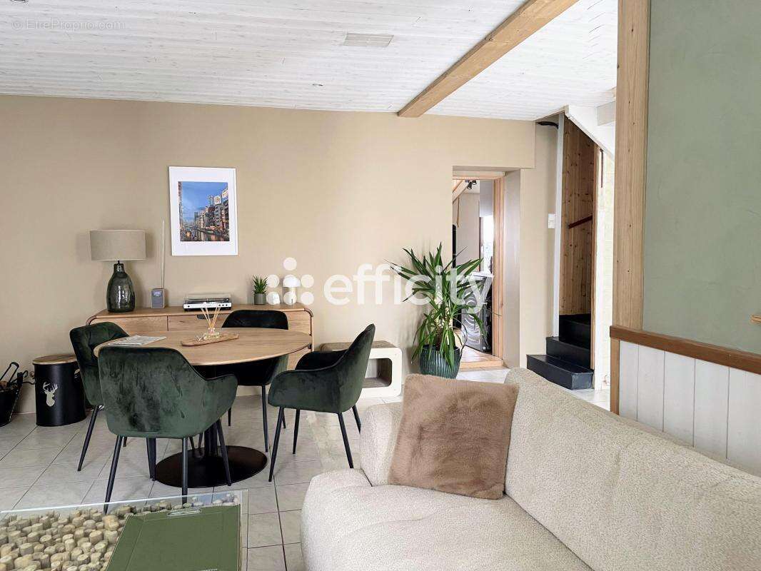 Maison 102 m² à Maille  - photo 3
