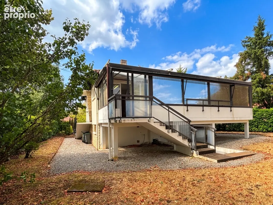 Maison à Niort au calme avec beau terrain et sous-sol - photo 3
