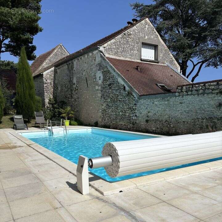 Maison à BRIERES-LES-SCELLES