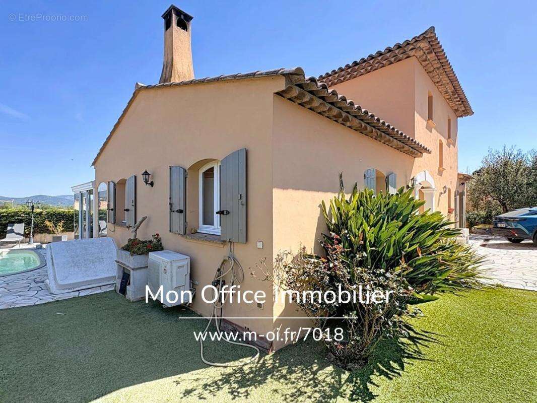 Référence : 7018-les - maison provençale avec piscinne et véranda au calme à cogolin - photo 18
