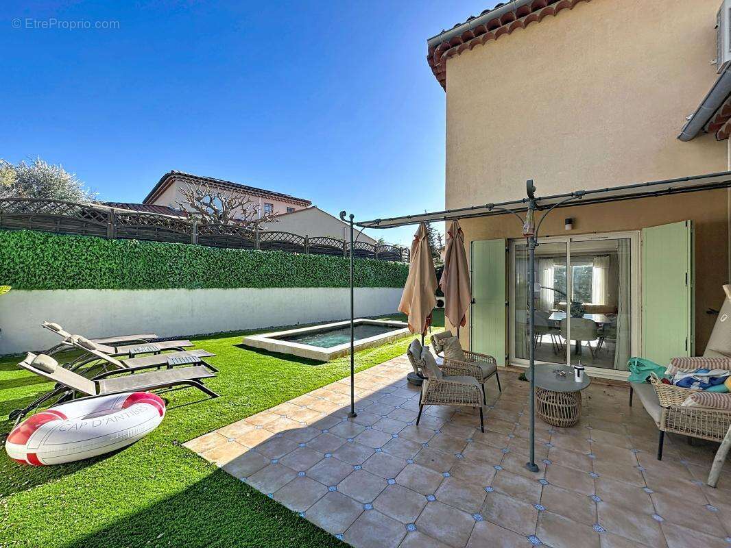 Maison à CAGNES-SUR-MER