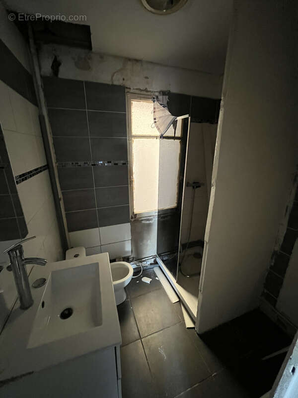 Appartement à MARSEILLE-4E