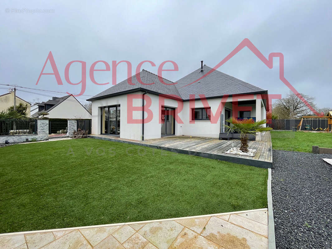 Maison à LA CHAPELLE-DES-MARAIS