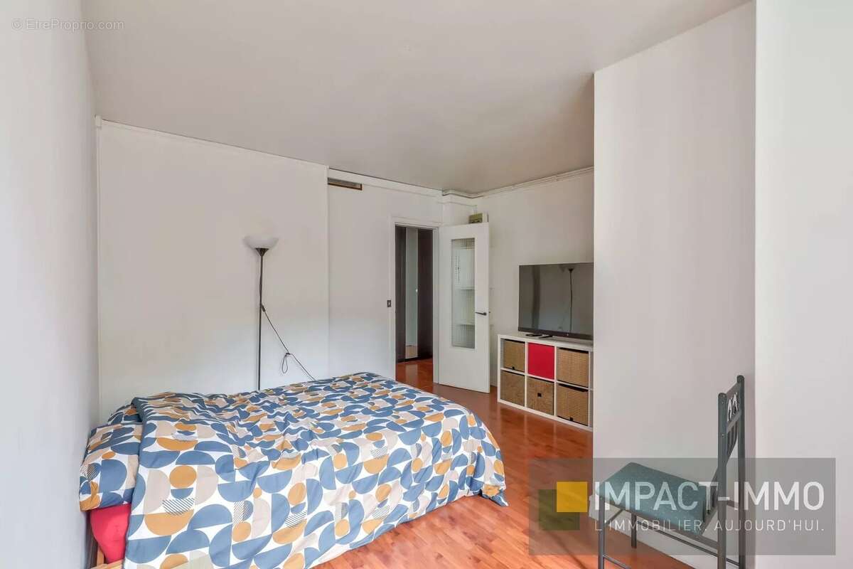 Appartement à COURBEVOIE