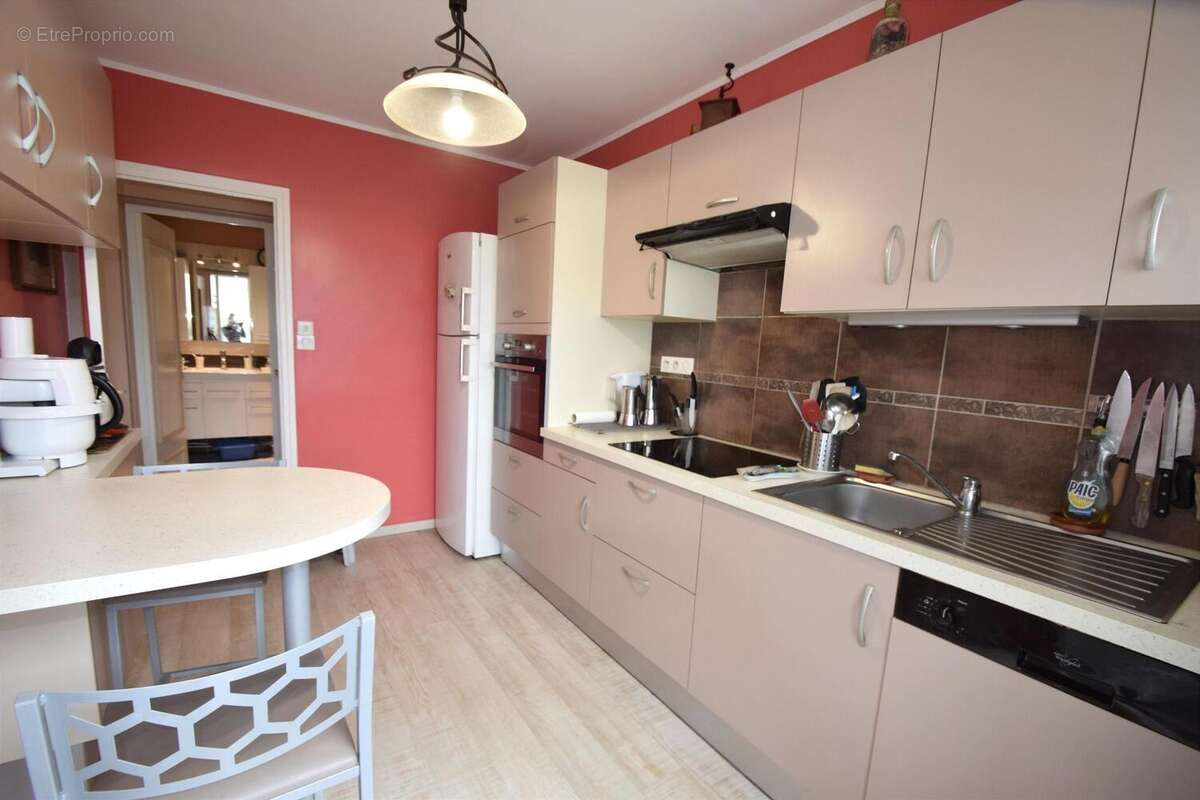 Photo 5 - Appartement à LE CHAMBON-FEUGEROLLES