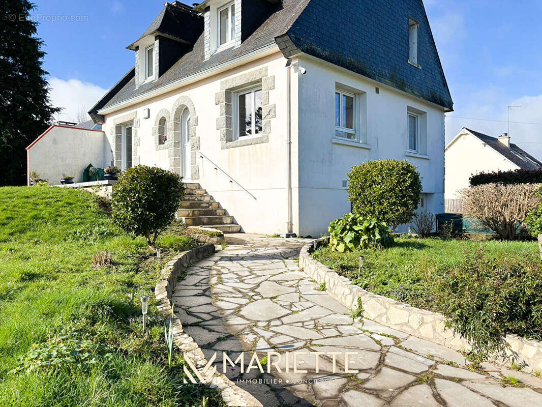 "KERNEA"  Proximité du bourg  - Maison néo-bretonne avec sous-sol total - photo 3