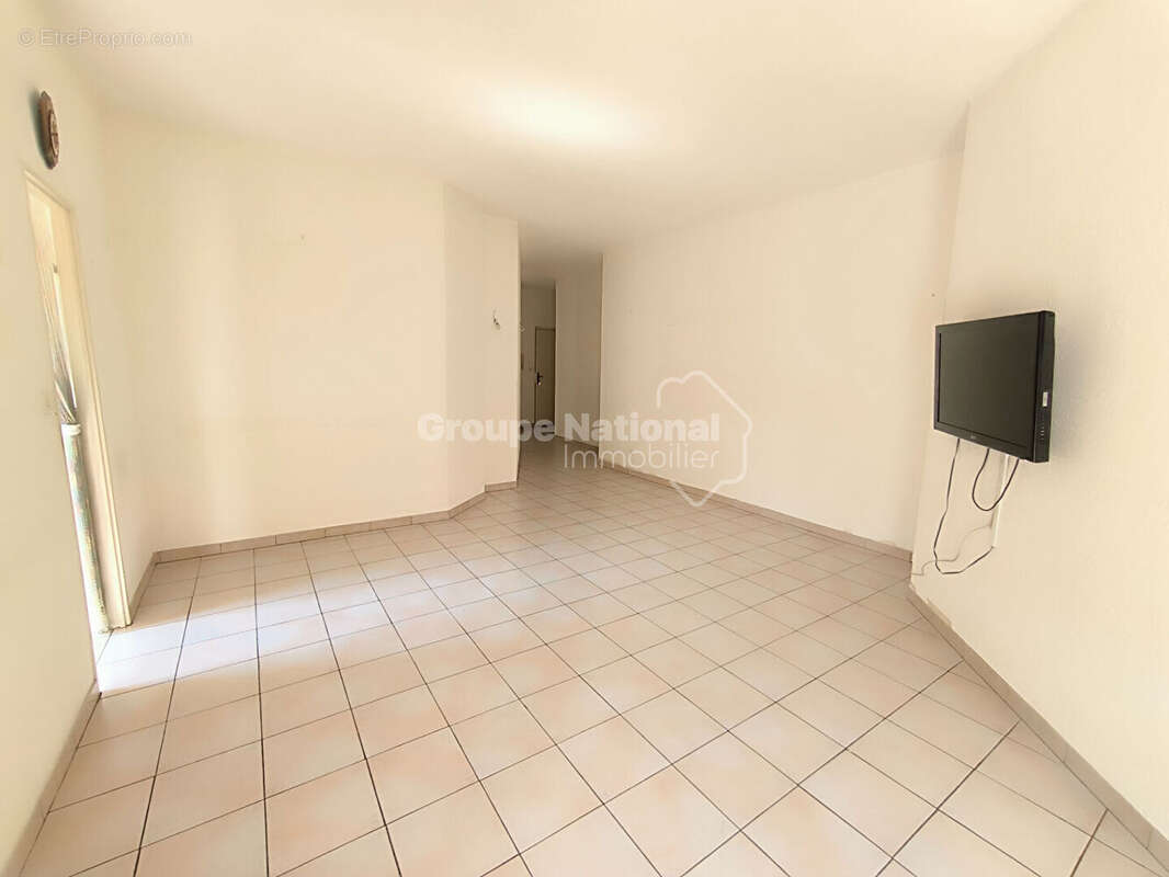 Appartement T3 avec terrasse, stationnement et cave - Carpentras - photo 2