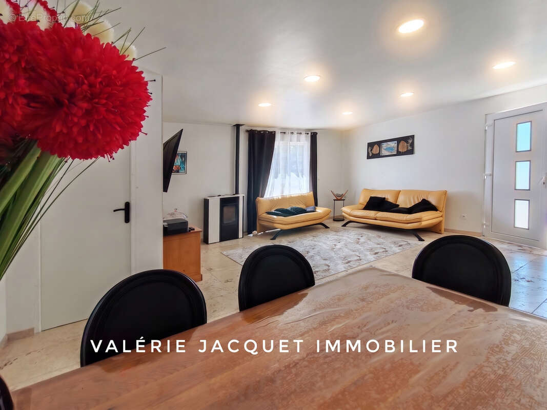 Maison récente avec bâtiment professionnel de 100 m2   Idéal artisan, entrepreneur ou collectionneur - photo 10