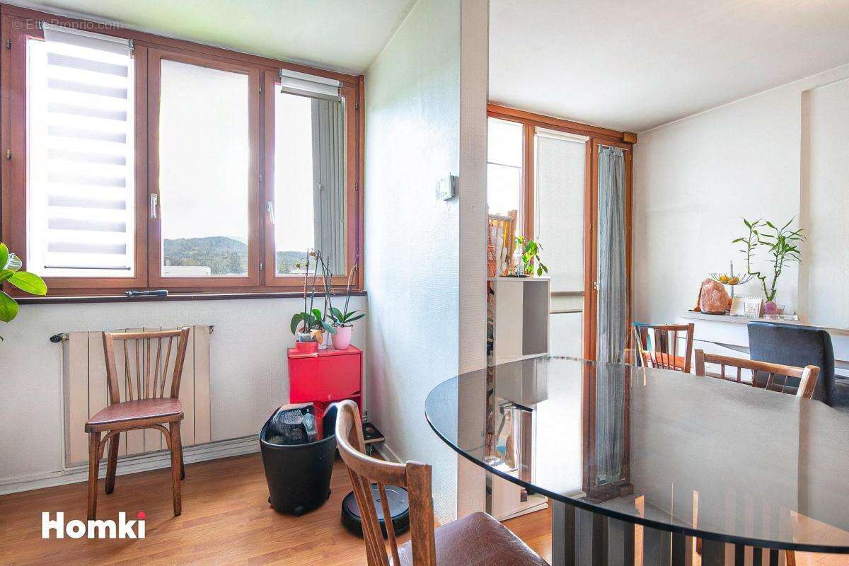Appartement à SAINT-MARTIN-D'HERES