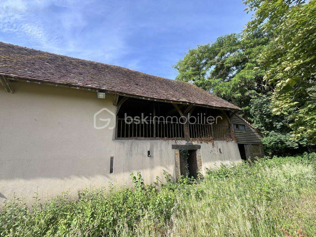 Maison 170m2 avec bâtiment annexe et dépendances sur 1,6 Ha - photo 8