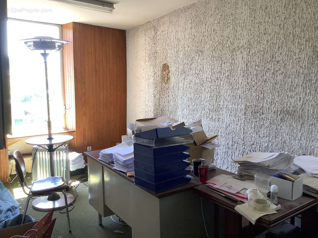 Commerce à LE CHAMBON-SUR-LIGNON