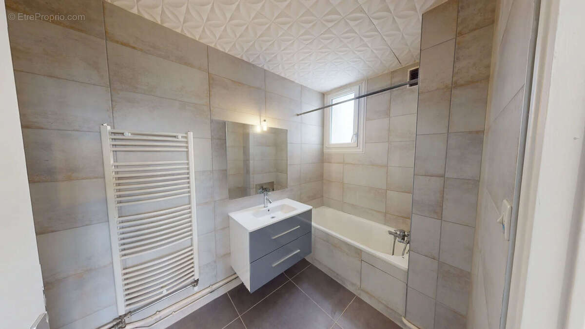 Appartement à SAINT-MARTIN-D'HERES