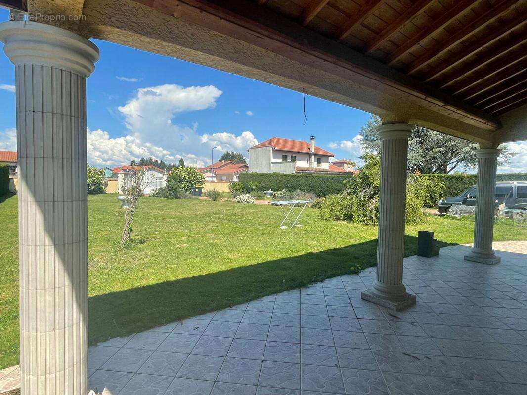 Maison à SAINTE-AGATHE-LA-BOUTERESSE