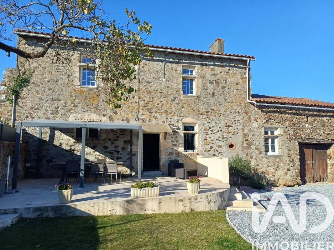 Photo 1 - Maison à SAINT-MESMIN
