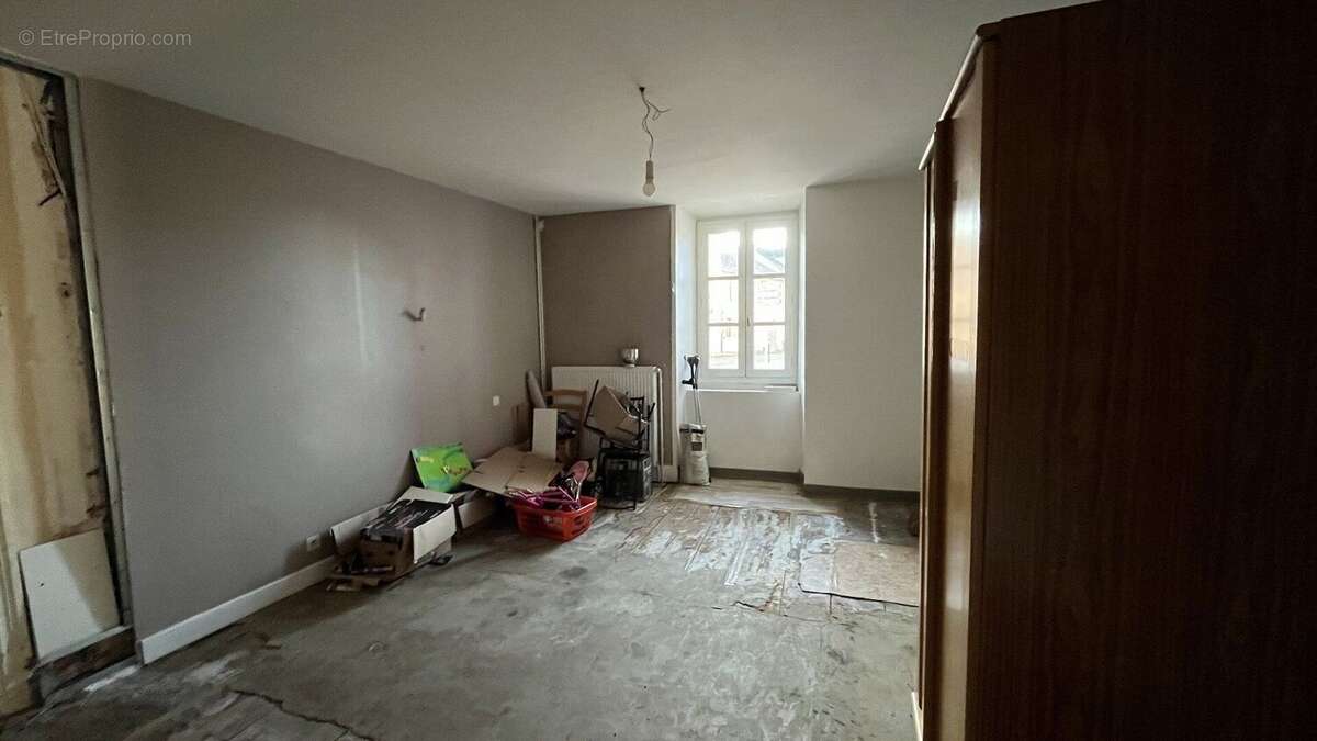 Maison à LIVERNON