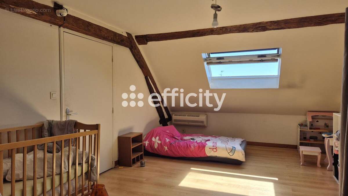 Maison 203 m² à Baule  - photo 9
