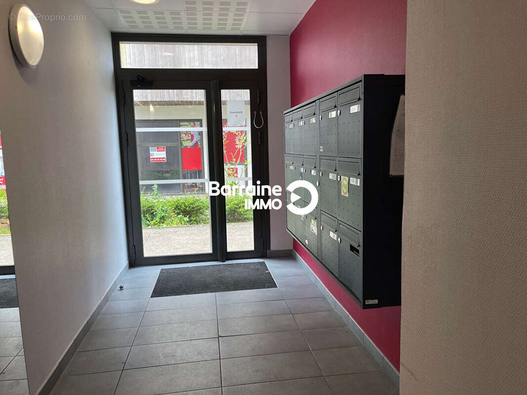 A vendre - exclusivite - brest saint-pierre t2 avec locataire en place - photo 10