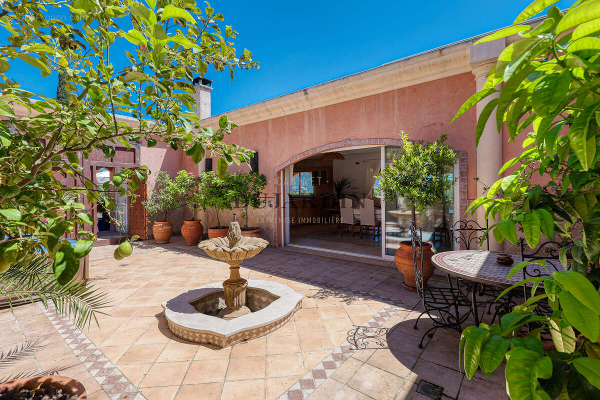 Maison à BORMES-LES-MIMOSAS