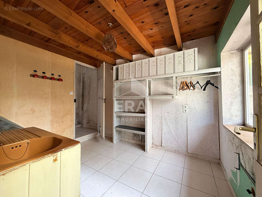 Maison à FLEAC