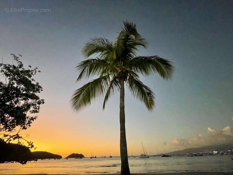 Maison à LES TROIS-ILETS